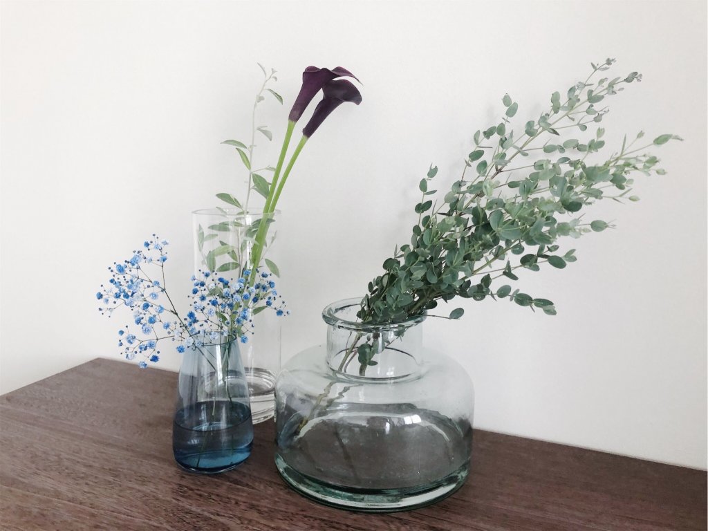 北欧インテリアにも シルバーリーフを使ったアレンジメントのコツとは Horti ホルティ By Greensnap